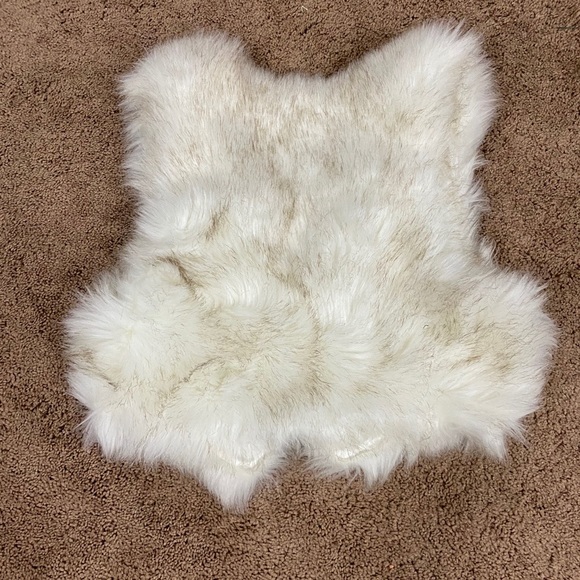 Faux fur vest - Picture 3 of 4